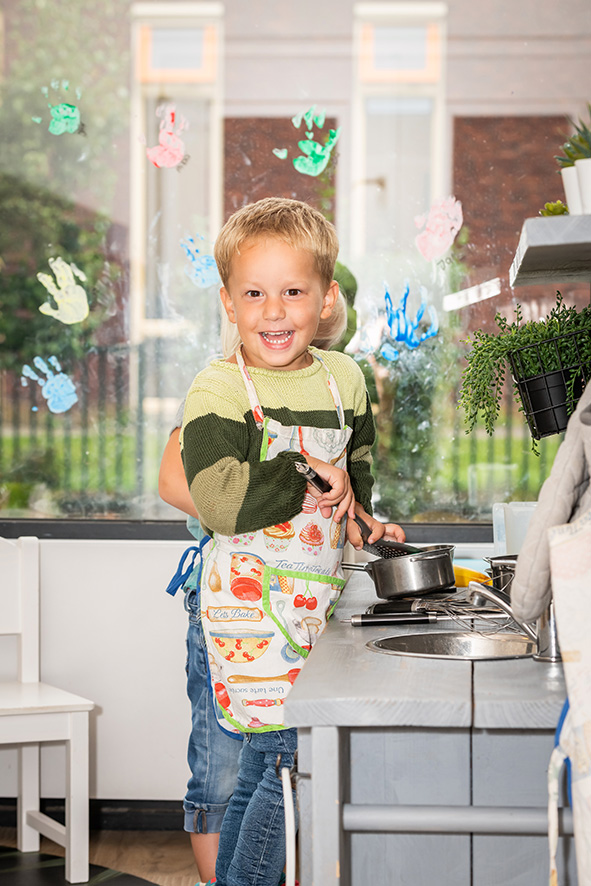 peuter blij koken herfst binnen klein