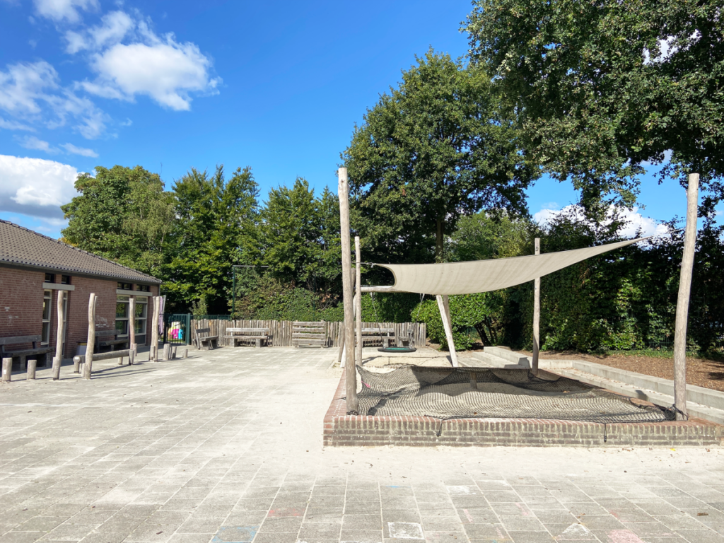 locatie steensel schoolplein zandbak